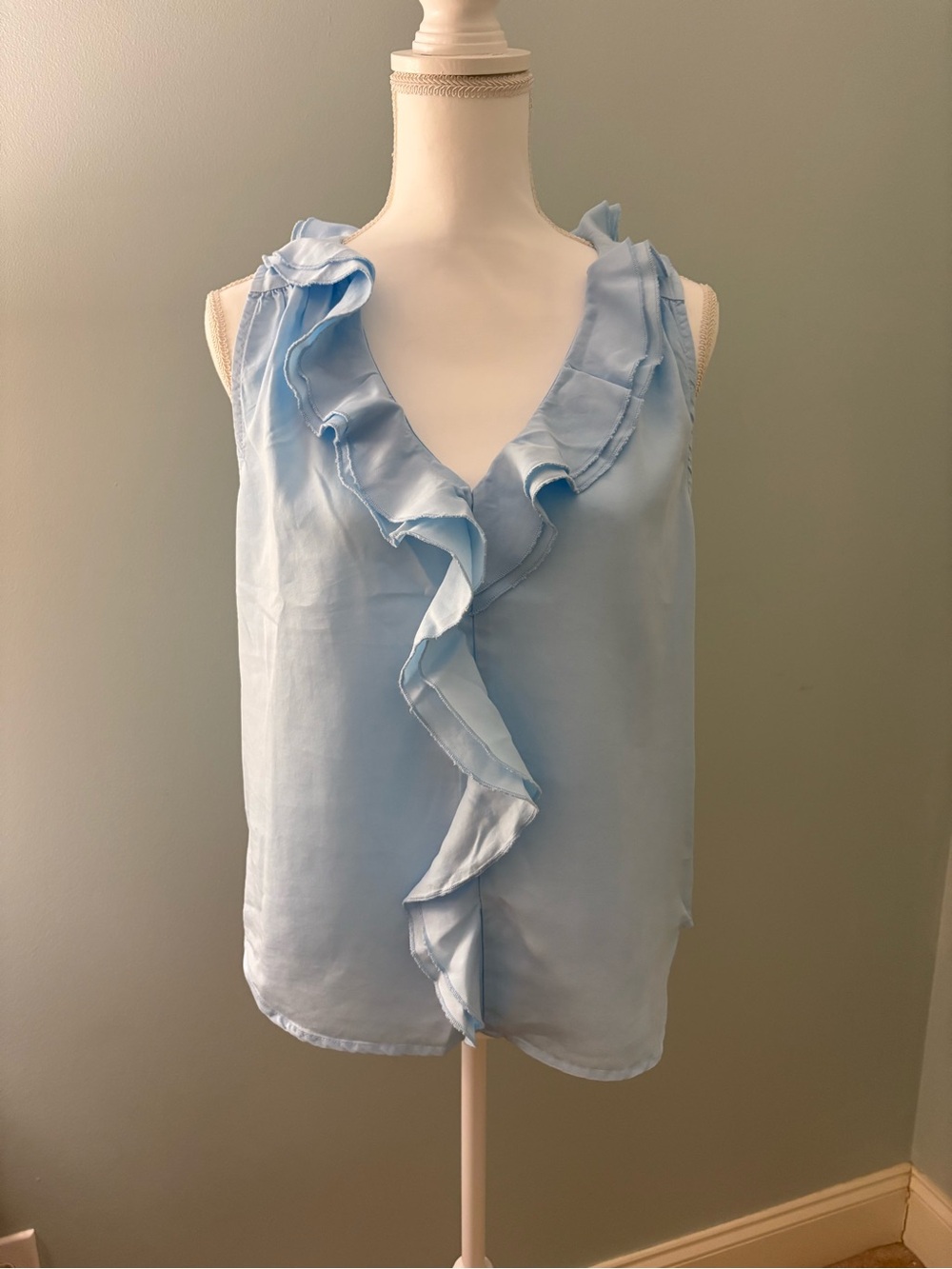 Kut From The Kloth Light Blue Ruffle V-Neck Sleeveless Top